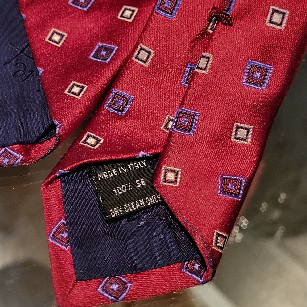 Nicky Milan Handmade Red Silk Tie - Picture 7 of 7